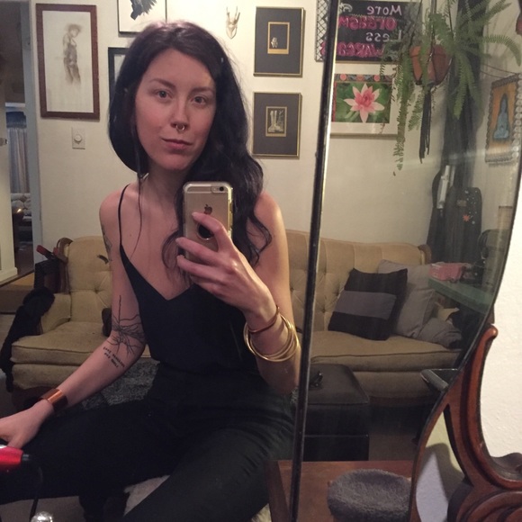 Meet your Posher, Alexa - Picture 10 of 11